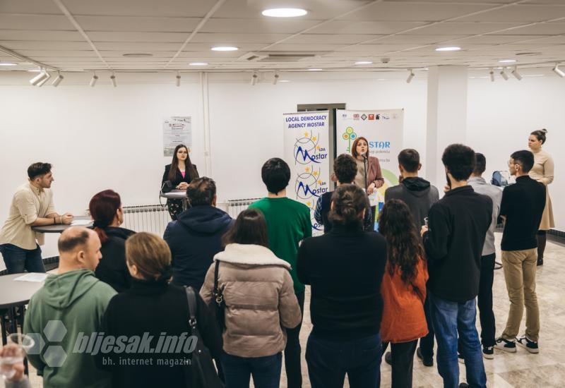 ''Živa biblioteka'' u Mostaru - Mladi predstavili svoje uspjehe